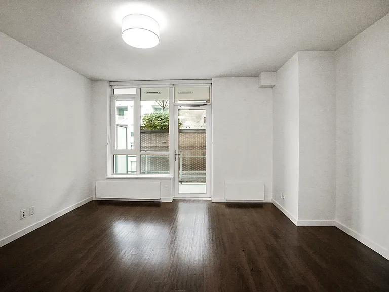 183 Georgia St E — Photo 103
