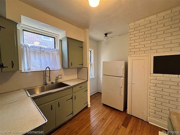 5th image of 5783 Yorkshire Rd