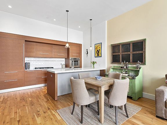 4th image of 360 Furman St APT 1201