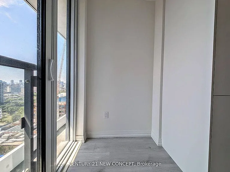 280 Dundas St W #2807 — Photo 12
