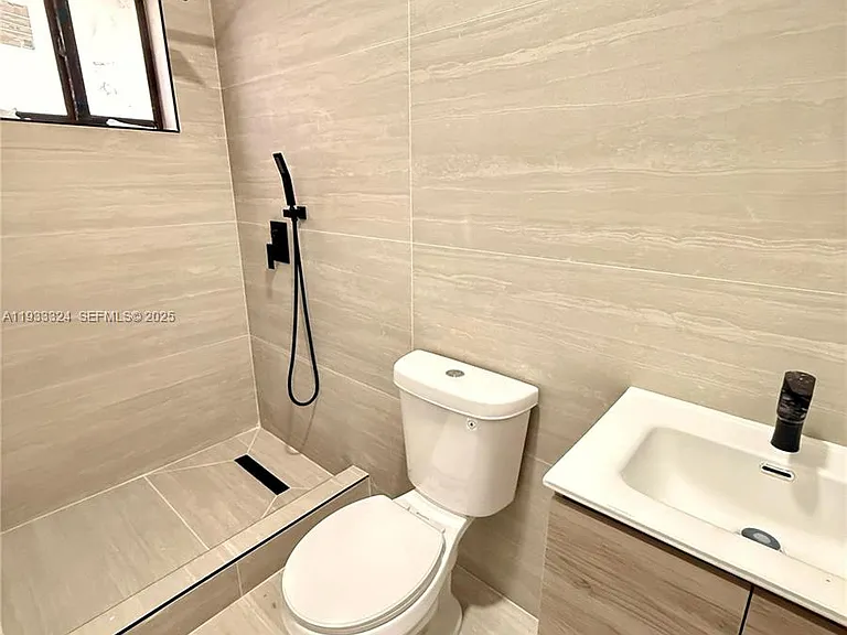 125 SW 19th Ave #2 — Photo 8