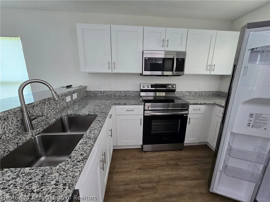 2 bed, 2.0 bath, 1006 sqft, $1,500 — Photo 3