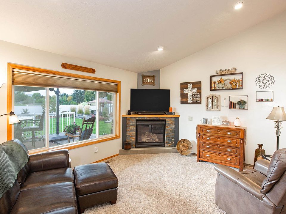 26121 E Wellesley Ave, Newman Lake, WA 99025 Zillow