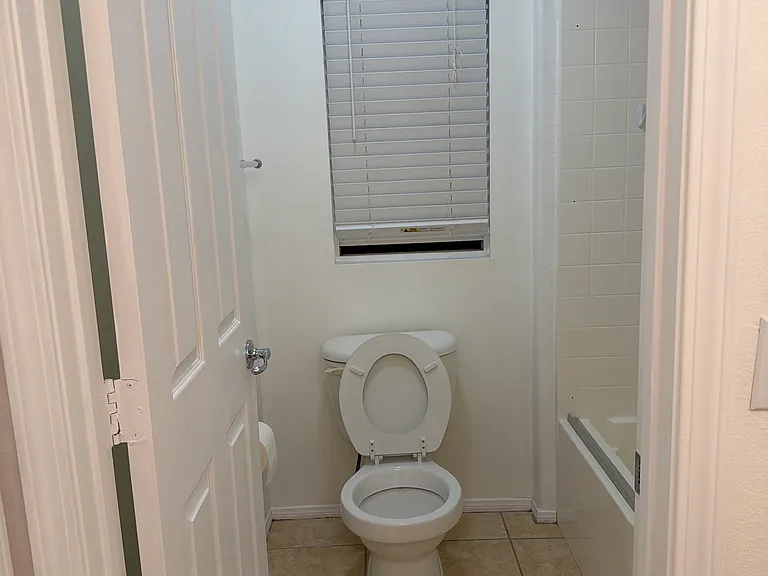 3700 Parkridge Ln — Photo 3