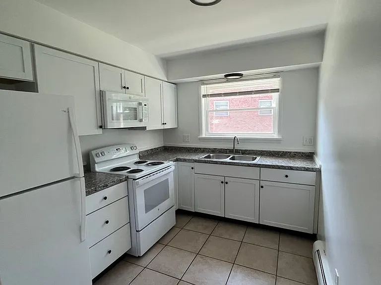 2594-2608 Dewey Ave — Photo 2
