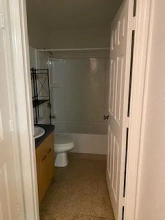 2 bed, 950 sqft, $1,000 — Photo 4