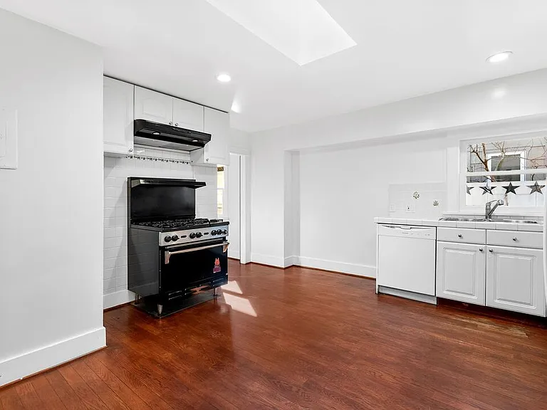 915 Palms Blvd — Photo 13