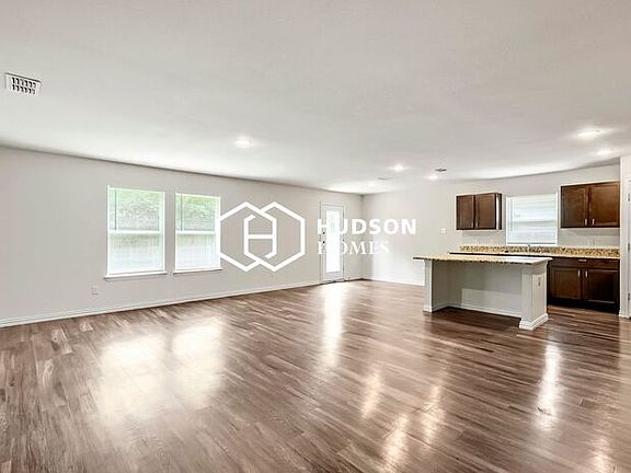 3rd image of 108 E North Creek Dr