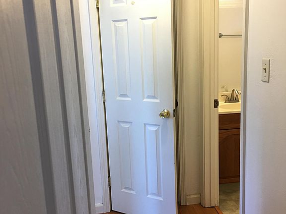 5th image of 230 S Shoreline Blvd APT B