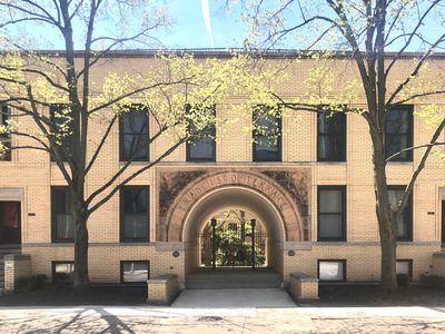 127 Francisco Ter #127, Oak Park, IL, 60302