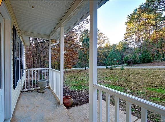 3rd image of 104 Milbros Ln