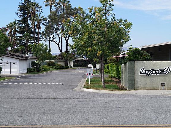 2nd image of 2906 Moss Hollow Dr