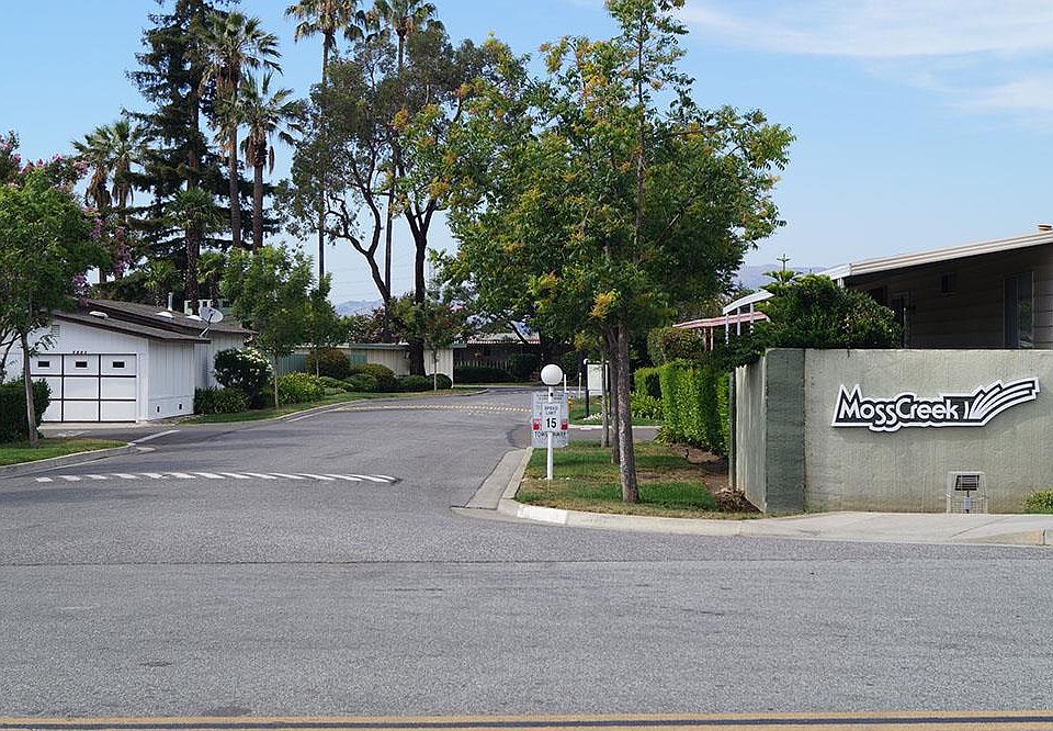 2nd image of 2807 Moss Hollow Dr