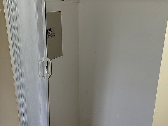 5th image of 3618 Effee St