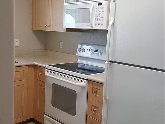 5th image of 636 Meakanu Ln APT 2102