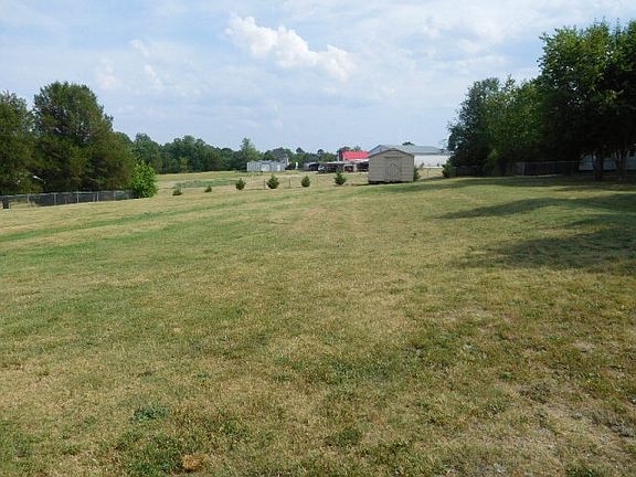 2nd image of 134 Beaver Creek Dr