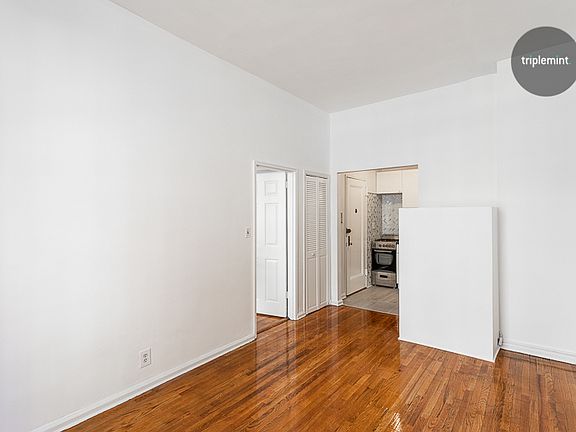 5th image of 1386 Lexington Ave APT 3A