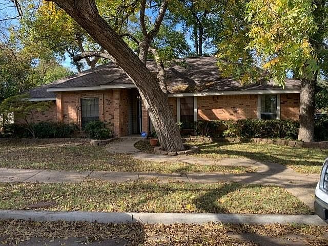 1st image of 301 Larchbrook Dr