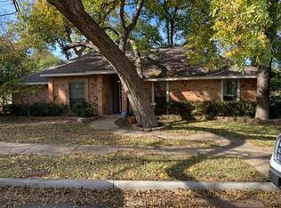 301 Larchbrook Dr, Garland, TX 75043