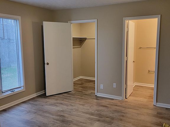 4th image of 1655 Foxhaven Dr #102