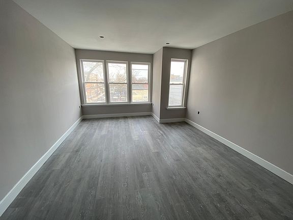 3rd image of 467 Bergen Ave