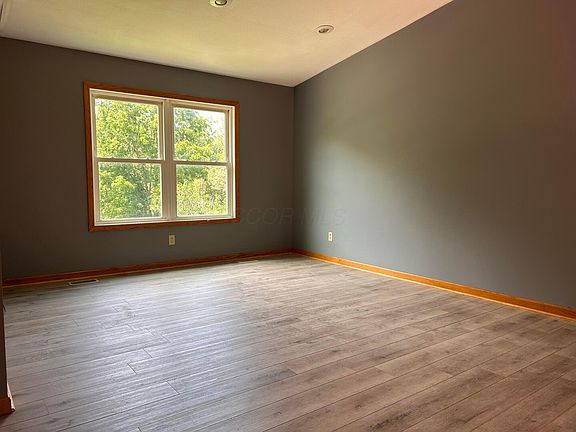 3rd image of 190 Crabapple Dr