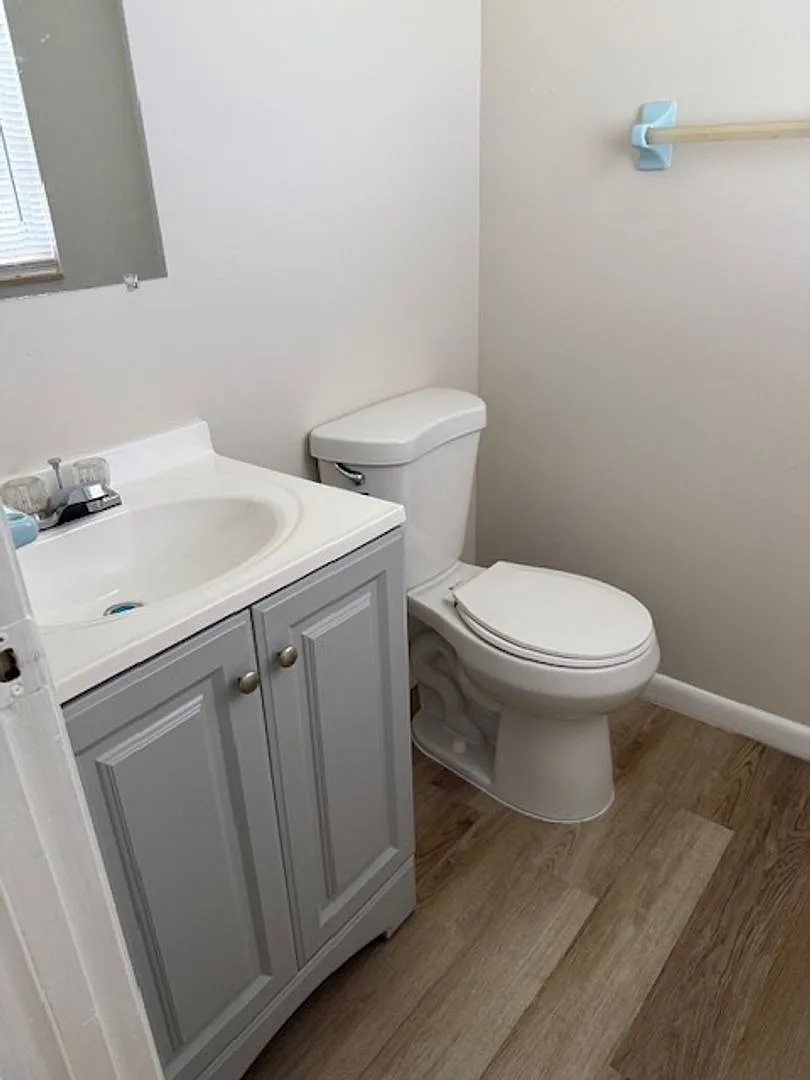 3/1.5 Home in Babson Park — Photo 3
