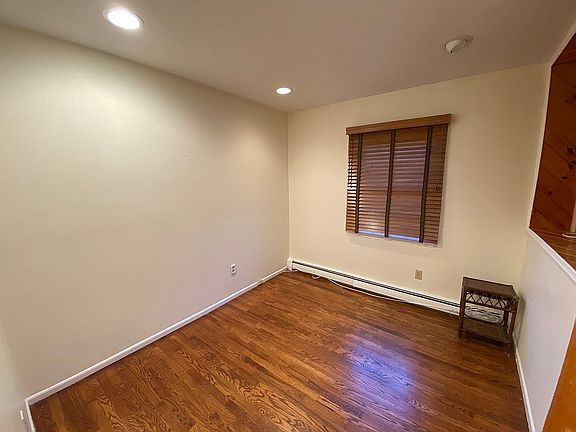 2nd image of 3 Douglas Dr