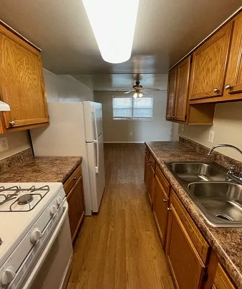 Longview — Photo 116