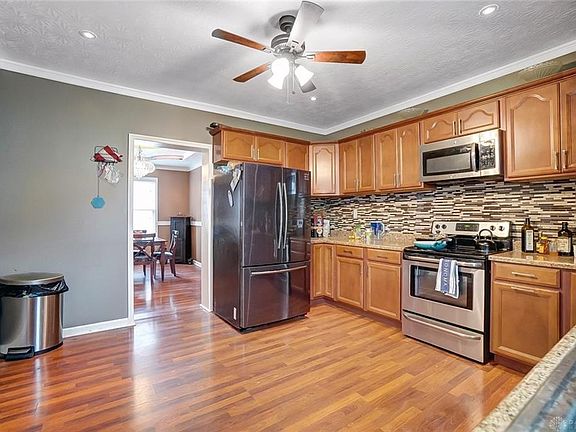 3rd image of 400 Edgar Ave