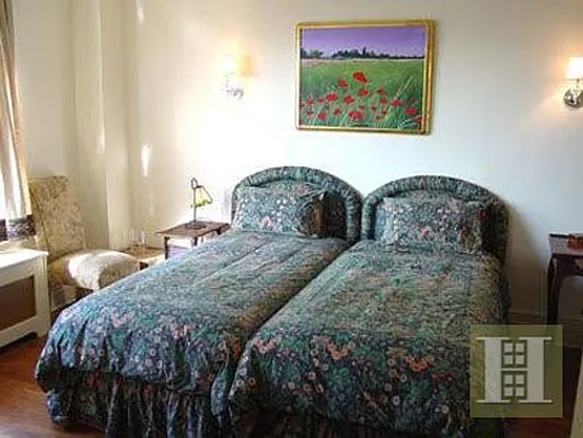 Rented by Halstead Real Estate | media 8