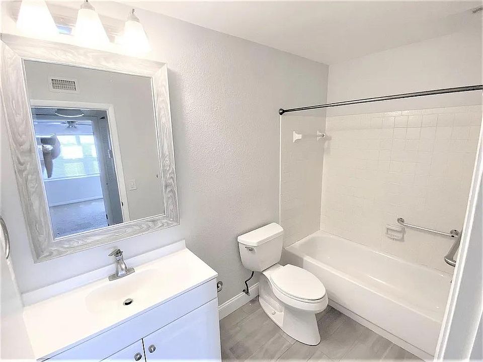 1st image of 150 41st Ave N #302