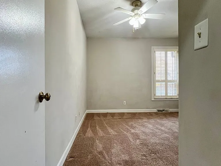 207 Forest View Ct — Photo 21