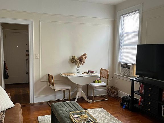 2nd image of 33-34 29th St #3R