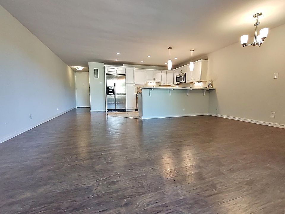 1st image of 5901 Canterbury Dr Unit 8
