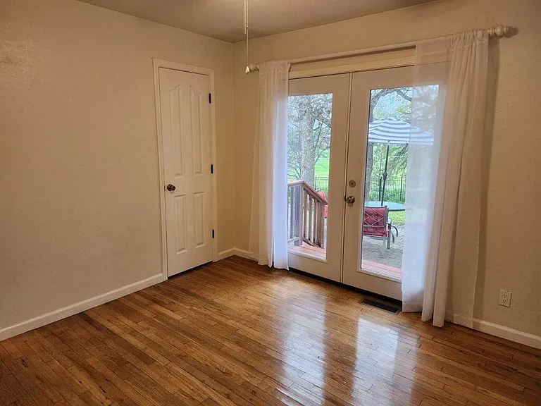 10301 Buena Vista Dr — Photo 10