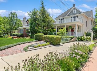 322 S Crescent Ave, Park Ridge, IL 60068