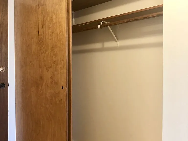 Escolier Apartments — Photo 20