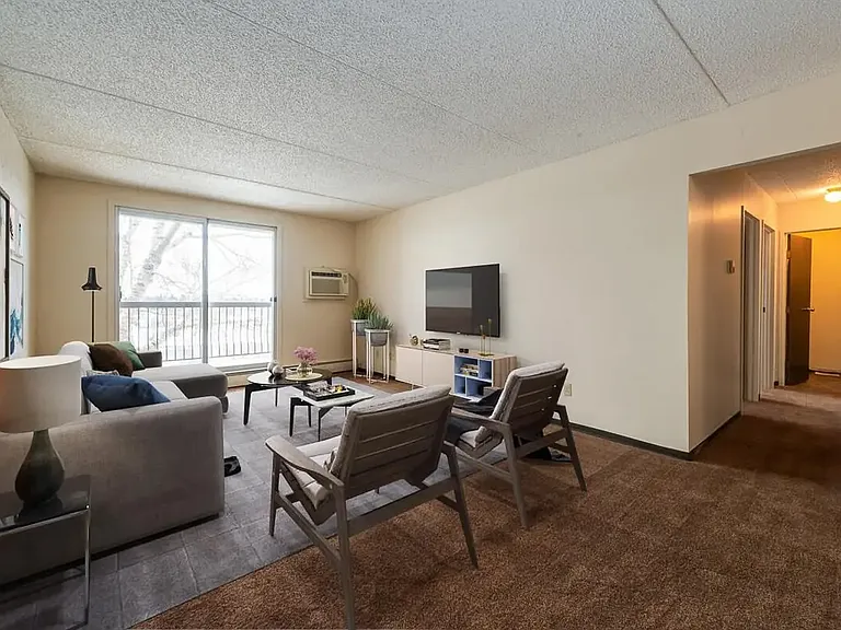 34 Kleisinger Cres — Photo 20