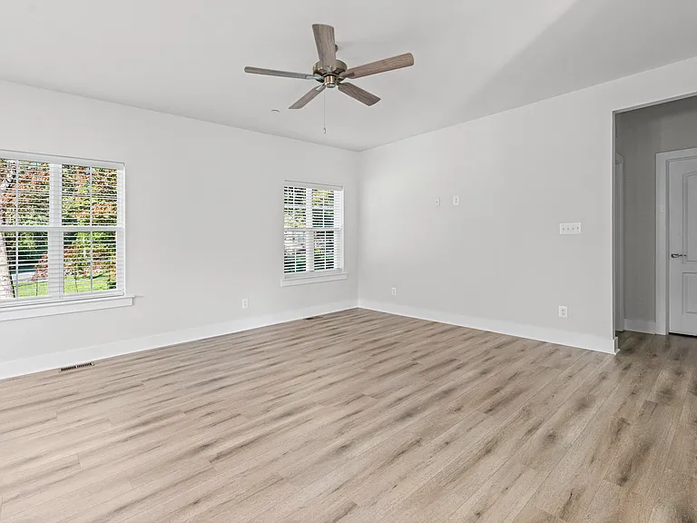 112 Rose Ct — Photo 4