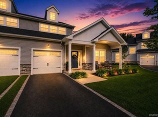 51 Farm Acre Cir, Mount Sinai, NY 11766