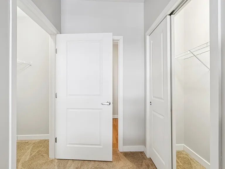 Berkshire Apartments — Photo 68