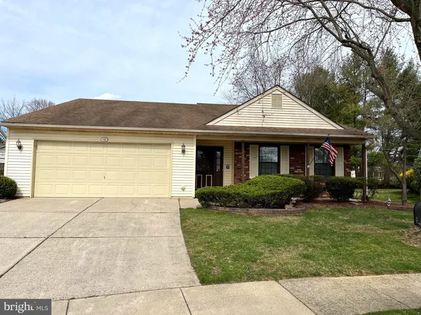 16 Waterwheel Ct, Columbus, NJ 08022