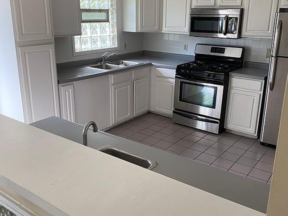 4th image of 15234 Hastings Dr