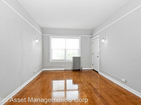 3rd image of 572 Forsythe Ave APT 6