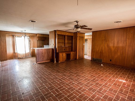 3rd image of 307 E Avenue A