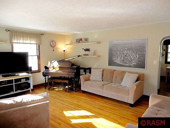 2nd image of 329 James Ave
