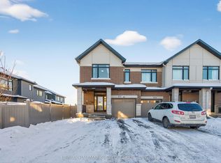 307 Ibanez Walk, Ottawa, ON K1T 0V8