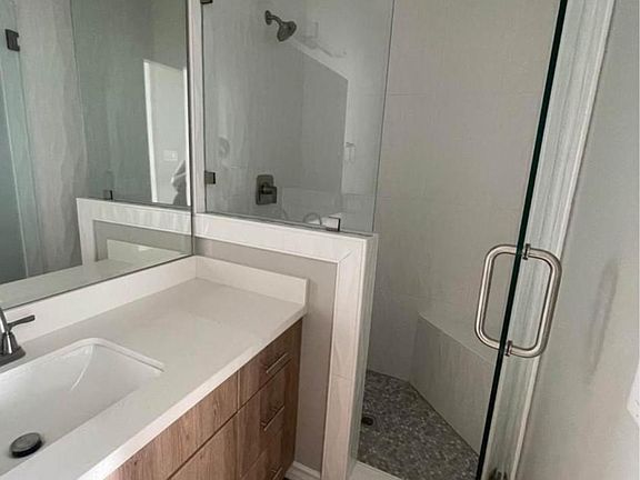 4th image of 1009 W Cano St #2&3