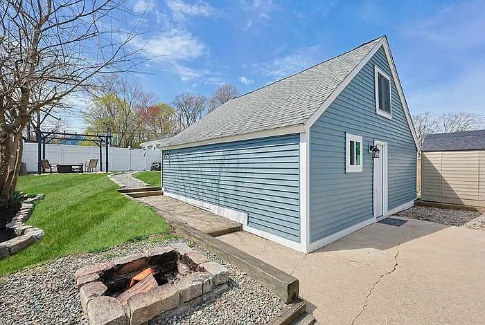 132 Sumner St — Photo 9